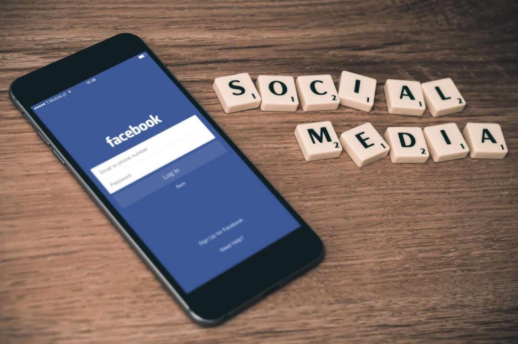 regularly posting content on social media, benefits of regularly posting content